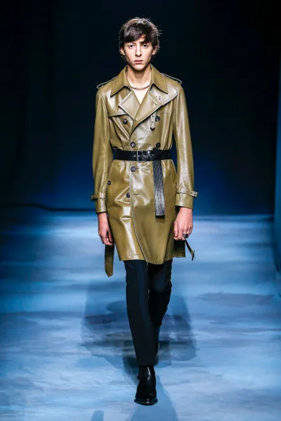 Look 5